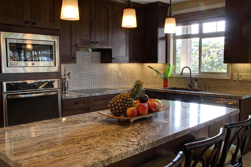 Lampy stojące nadające przytulną atmosferę