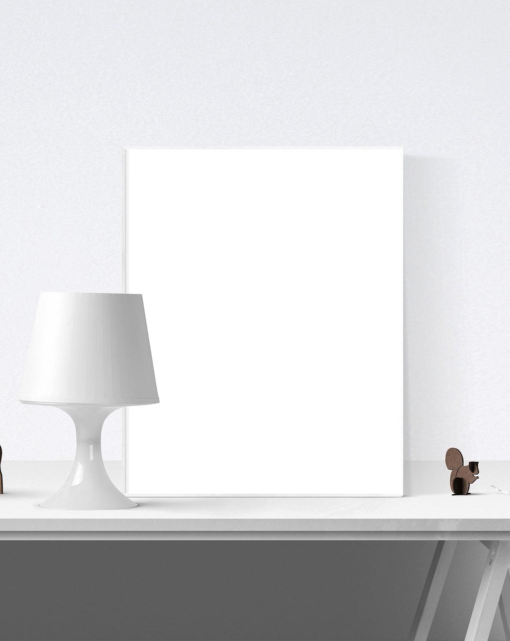 Lampka biurkowa o neutralnym świetle